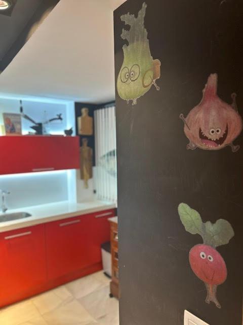 Gatu Exotica , "Preferente Para Mayores De 25 Anos Y Familias " إل بويرتو دي سانتا ماريا المظهر الخارجي الصورة